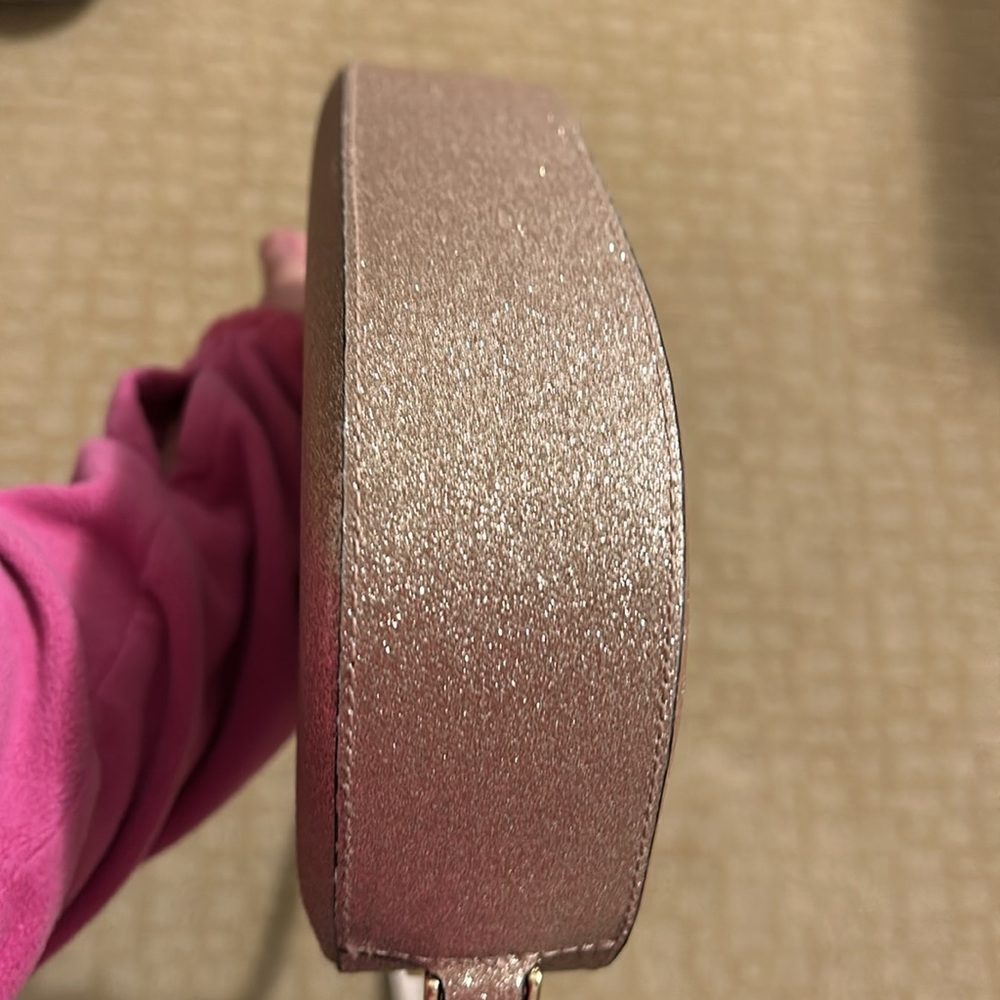 Kate Spade Glimmer Glitter Oval Camera Crossbody Bag In Gold NWT - Picture 6 of 9